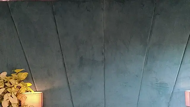 Snapshot of Aaron_Eze chatting on November 30, 2025, 1:04 pm Aaron Eze online show from November 30, 2025, 1:04 pm