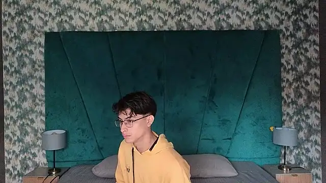 Aaron Eze online show from March 13, 2026, 12:12 pm