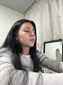 Midori rosse online show from May 18, 2026, 1:24 am