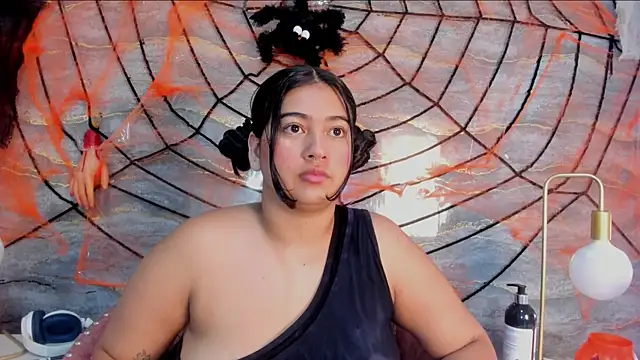 lilithst  online show from October 18, 2025, 8:42 pm