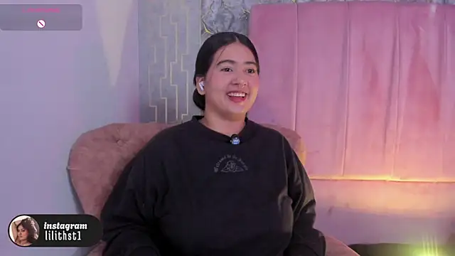lilithst  online show from June 7, 2026, 8:23 pm