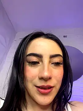 Snapshot of LiliBundy chatting on December 2, 2025, 5:35 am LiliBundy online show from December 2, 2025, 5:35 am