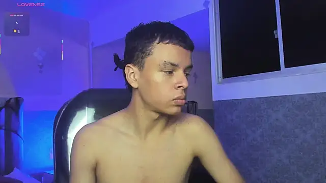 Xavier Fox    online show from November 4, 2025, 3:49 am