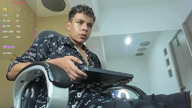 Xavier Fox    online show from March 8, 2026, 5:22 am