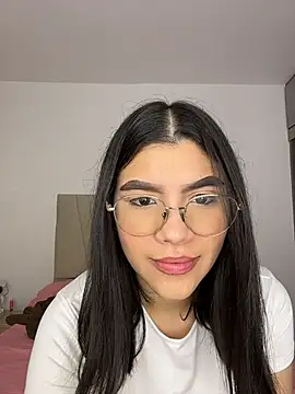 Snapshot of Julietalcl chatting on April 5, 2026, 9:06 am Julietalcl online show from April 5, 2026, 9:06 am