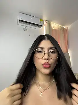 Snapshot of Julietalcl chatting on April 29, 2026, 8:15 pm Julietalcl online show from April 29, 2026, 8:15 pm
