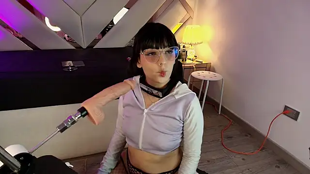 michelle cutee  online show from June 28, 2026, 8:15 pm