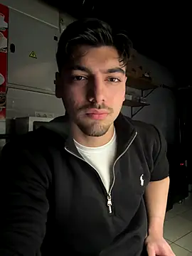 emir343475 online show from November 5, 2025, 10:10 pm