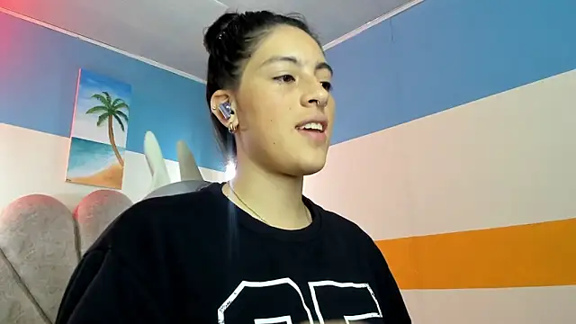 Snapshot of moon_winy chatting on October 29, 2025, 11:34 am moon winy online show from October 29, 2025, 11:34 am