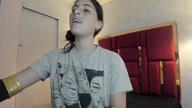 Snapshot of moon_winy chatting on November 16, 2025, 11:49 am moon winy online show from November 16, 2025, 11:49 am