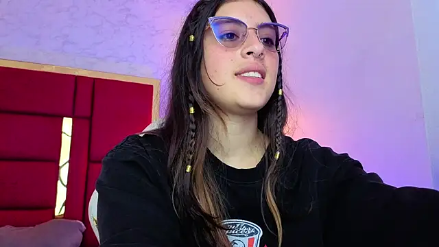 Snapshot of moon_winy chatting on May 3, 2026, 6:58 pm moon winy online show from May 3, 2026, 6:58 pm