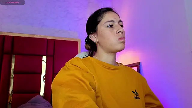 Snapshot of moon_winy chatting on May 22, 2026, 11:38 am moon winy online show from May 22, 2026, 11:38 am