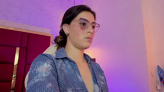 Snapshot of moon_winy chatting on July 27, 2026, 11:39 am moon winy online show from July 27, 2026, 11:39 am