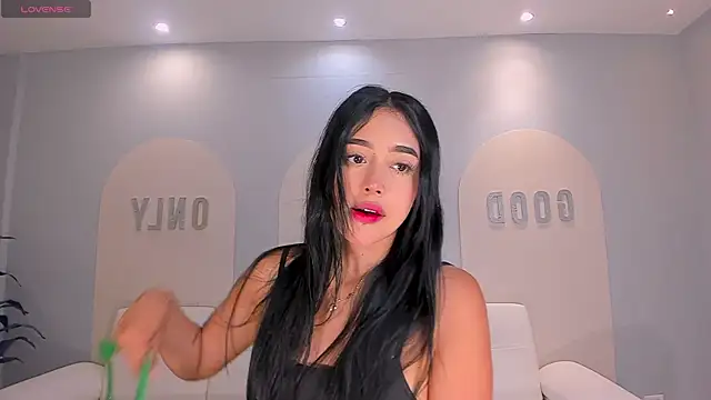 Snapshot of ScarlettBlaze_ chatting on May 5, 2026, 12:02 pm ScarlettBlaze online show from May 5, 2026, 12:02 pm