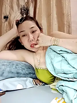 Snapshot of Ana-love2025 chatting on November 18, 2025, 1:04 pm Ana-love2025 online show from November 18, 2025, 1:04 pm