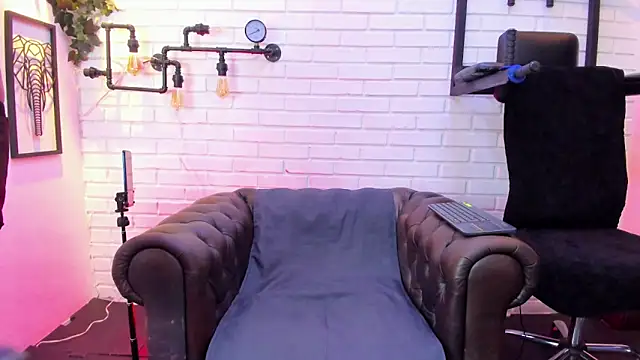 Snapshot of GabrielDraiven chatting on November 26, 2025, 7:59 pm GabrielDraiven online show from November 26, 2025, 7:59 pm