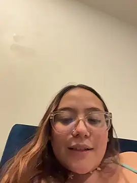 Snapshot of Red_Lola_ chatting on December 15, 2025, 12:59 am Red Lola online show from December 15, 2025, 12:59 am