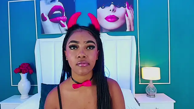 EmmaCourth online show from November 24, 2025, 8:19 pm