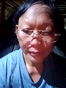 Snapshot of nui-show chatting on October 26, 2025, 1:28 pm nui-show online show from October 26, 2025, 1:28 pm