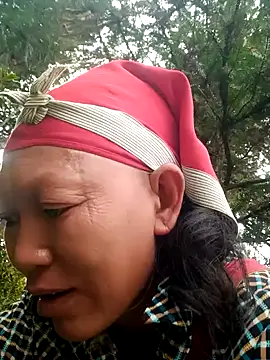 Snapshot of nui-show chatting on October 30, 2025, 3:41 am nui-show online show from October 30, 2025, 3:41 am