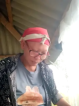 Snapshot of nui-show chatting on November 8, 2025, 2:01 am nui-show online show from November 8, 2025, 2:01 am