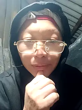 Snapshot of nui-show chatting on November 19, 2025, 1:44 pm nui-show online show from November 19, 2025, 1:44 pm