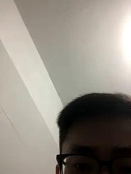 liamhn2k4 online show from October 16, 2025, 1:34 pm