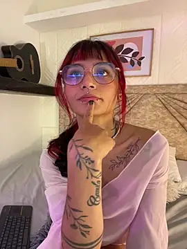 Emma duff online show from April 24, 2026, 12:18 pm