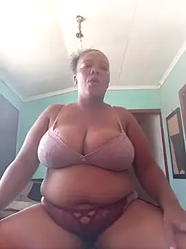 boobsqueenxo online show from March 11, 2026, 9:48 am