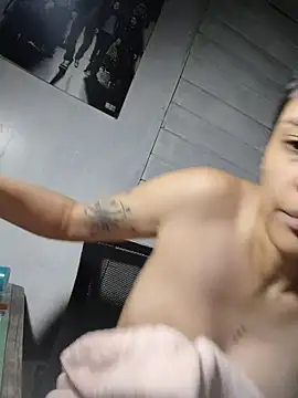 Snapshot of Natimiau chatting on November 27, 2025, 5:59 pm Natimiau online show from November 27, 2025, 5:59 pm