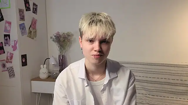 Snapshot of puffimini chatting on October 18, 2025, 1:01 pm puffimini online show from October 18, 2025, 1:01 pm