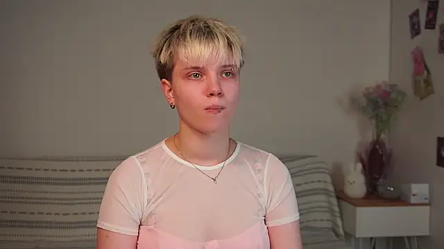 Snapshot of puffimini chatting on November 12, 2025, 2:06 pm puffimini online show from November 12, 2025, 2:06 pm