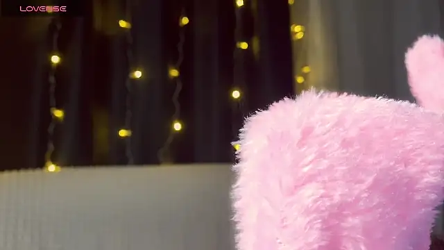 Snapshot of Veksal1a chatting on November 27, 2025, 4:42 pm Veksal1a online show from November 27, 2025, 4:42 pm