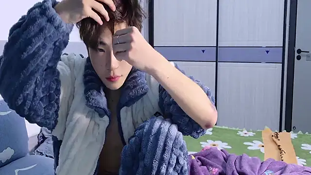 Stuffy-111 online show from October 27, 2025, 5:22 am