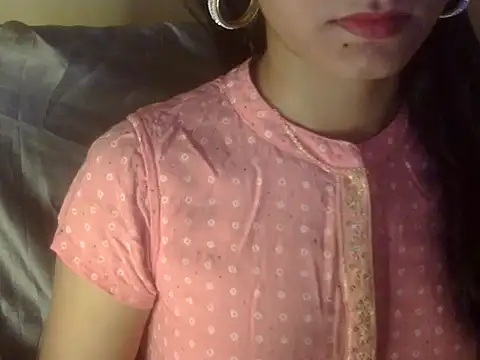 Snapshot of Shezi_N chatting on April 9, 2026, 6:19 am Shezi N online show from April 9, 2026, 6:19 am