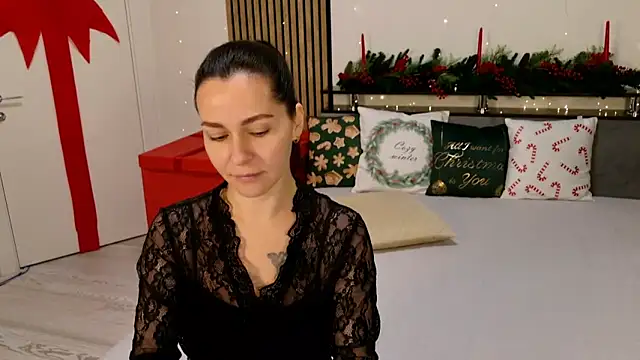 DitaNoir online show from December 18, 2025, 6:52 am