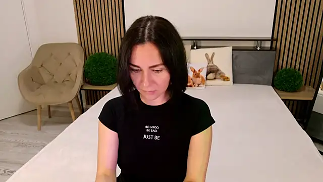 DitaNoir online show from July 14, 2026, 9:36 am