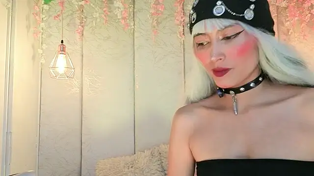 Snapshot of Rynka_ chatting on May 15, 2026, 4:08 am Rynka online show from May 15, 2026, 4:08 am