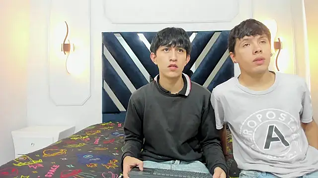 Snapshot of hoot_booys_ chatting on November 20, 2025, 7:57 pm hoot booys online show from November 20, 2025, 7:57 pm