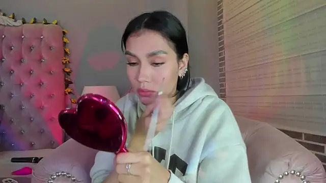 TanyaBello online show from March 10, 2026, 4:28 am