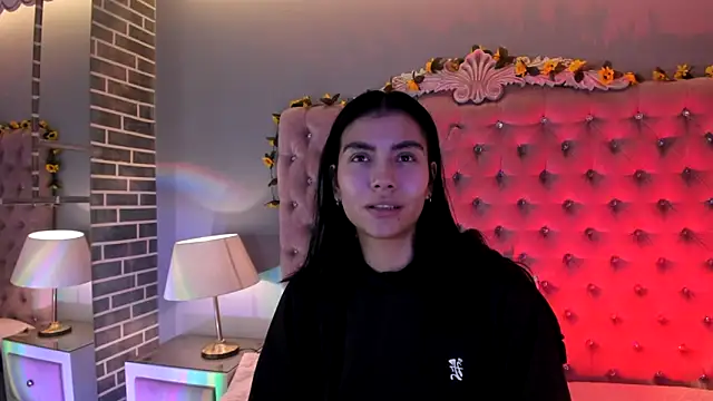 TanyaBello online show from May 2, 2026, 4:39 am
