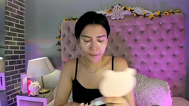 TanyaBello online show from June 30, 2026, 4:24 am