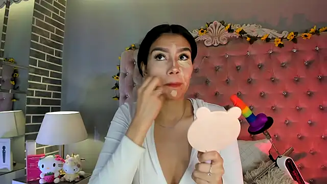 TanyaBello online show from July 18, 2026, 4:05 am