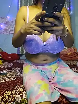 Snapshot of Desi_Maya69 chatting on June 14, 2026, 6:32 pm Desi Maya69 online show from June 14, 2026, 6:32 pm