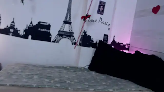 petite coral online show from April 25, 2026, 2:58 am