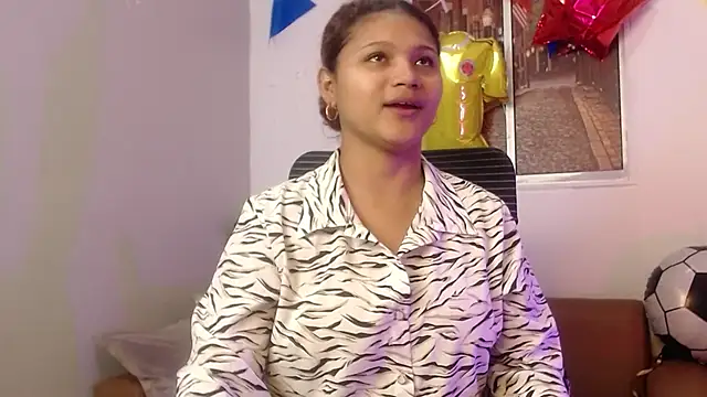 Snapshot of miel_alisha chatting on June 24, 2026, 2:27 pm miel alisha online show from June 24, 2026, 2:27 pm