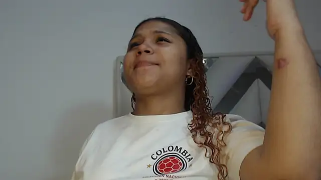 Snapshot of miel_alisha chatting on July 3, 2026, 1:06 pm miel alisha online show from July 3, 2026, 1:06 pm