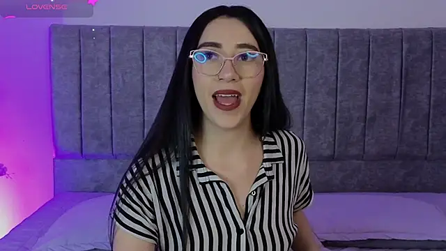 Snapshot of GabbieHill chatting on November 3, 2025, 8:10 pm GabbieHill online show from November 3, 2025, 8:10 pm