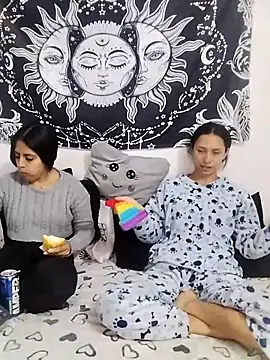 emily n abby online show from April 27, 2026, 1:53 pm