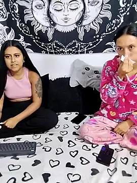 Snapshot of emily_n_abby chatting on May 14, 2026, 2:35 pm emily n abby online show from May 14, 2026, 2:35 pm